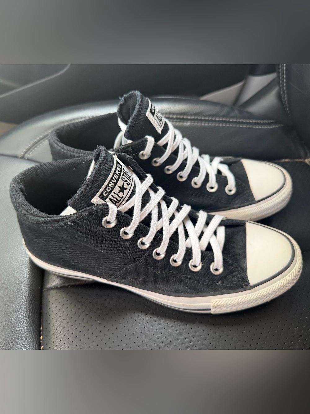 Converse Chuck Taylor All Star High Top Black White Women’s size 8 shoes